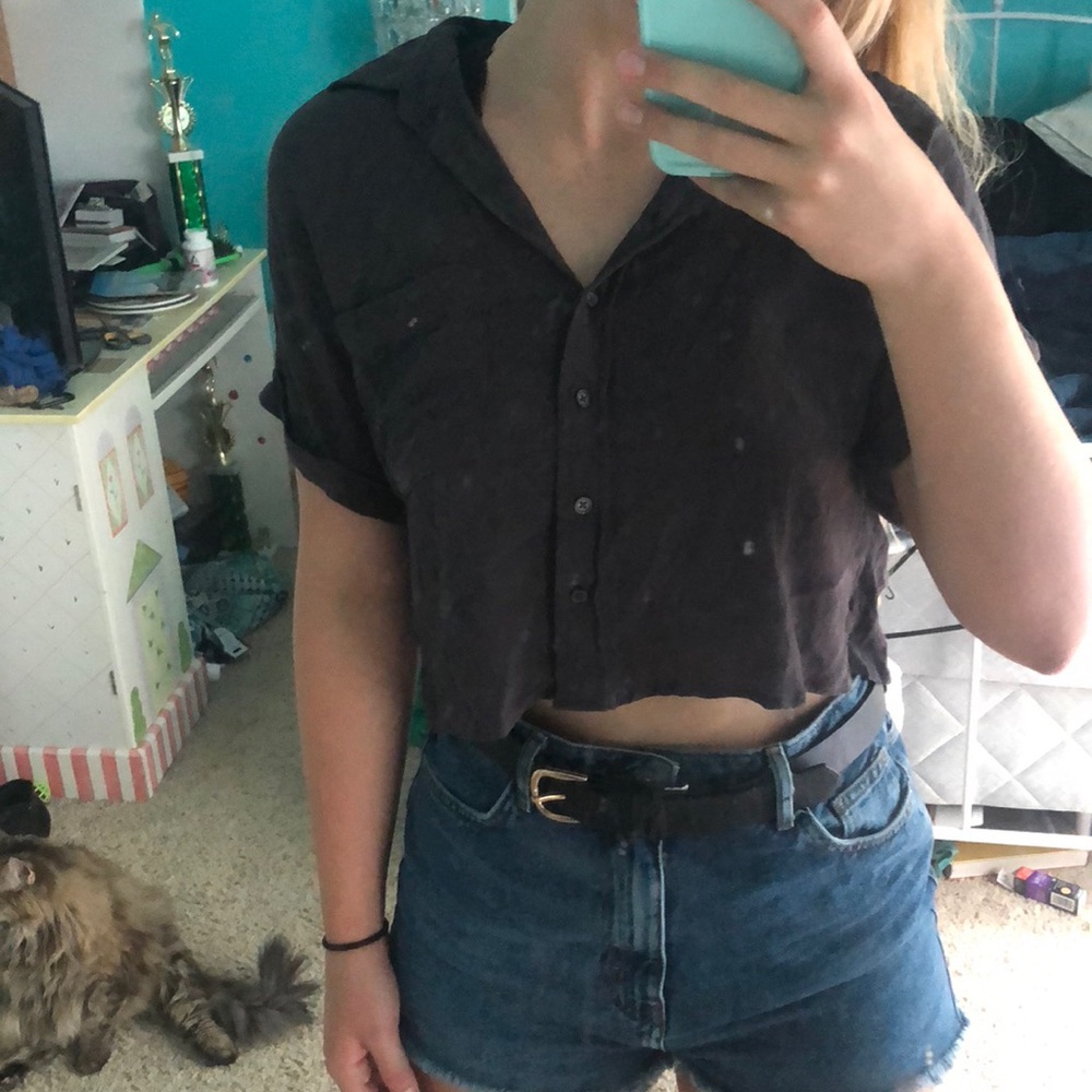 Edgy cropped button up 3 for 15